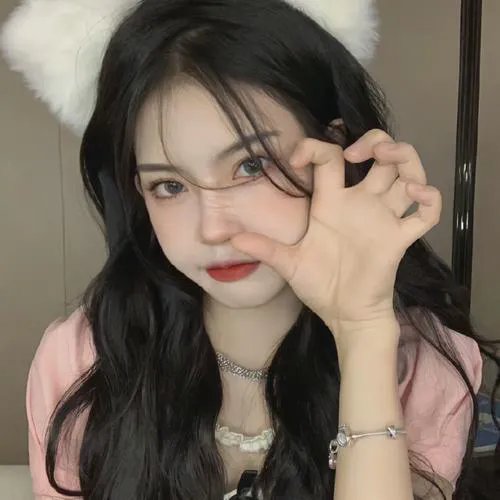 穿成彪悍长嫂后荒年带娃吃上肉